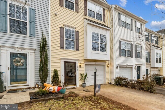 Foto del edificio - 2261 Forsythia Dr