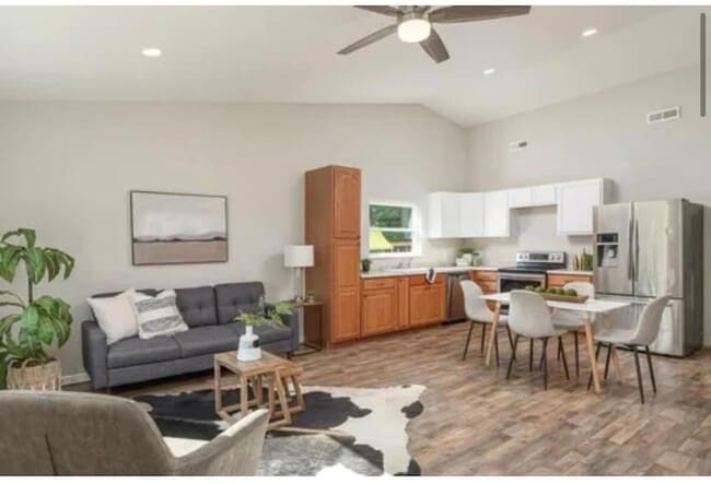 Building Photo - 471 Idaho Ave