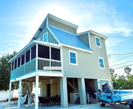 Building Photo - 813 Hawksbill Ln