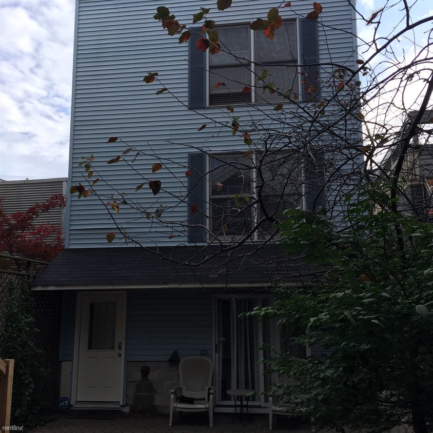Primary Photo - 3 br, 3 bath - 1435 N Mohawk St Apt Ch