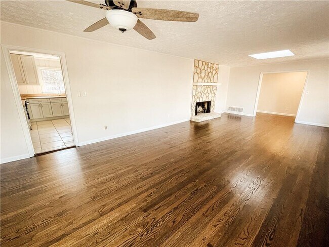 Foto del edificio - 359 N Victoria Rd