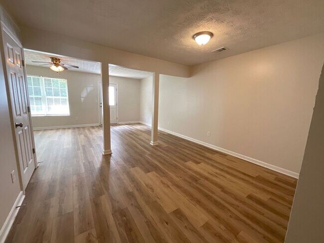 Foto del edificio - 3481 Waldrop Trail