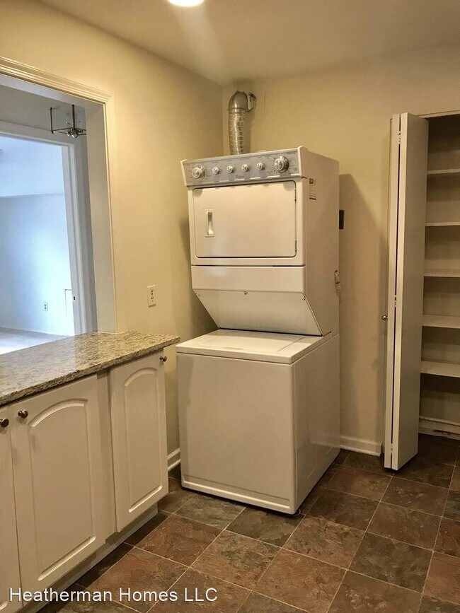 Building Photo - 3 br, 2 bath House - 12709 Gordon Blvd #68