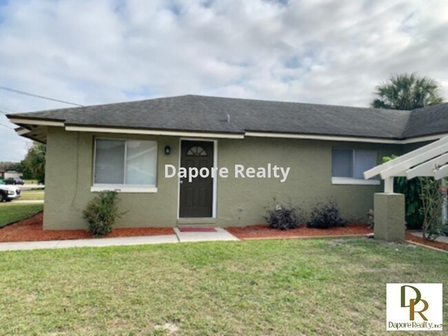Building Photo - 2 Bedroom, 1 Bath Duplex with Upgrades!