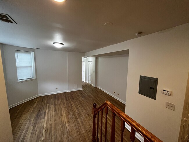 Building Photo - 7722 S Cornell Ave