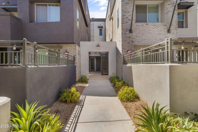 Foto del edificio - 300 N Gila Springs Blvd