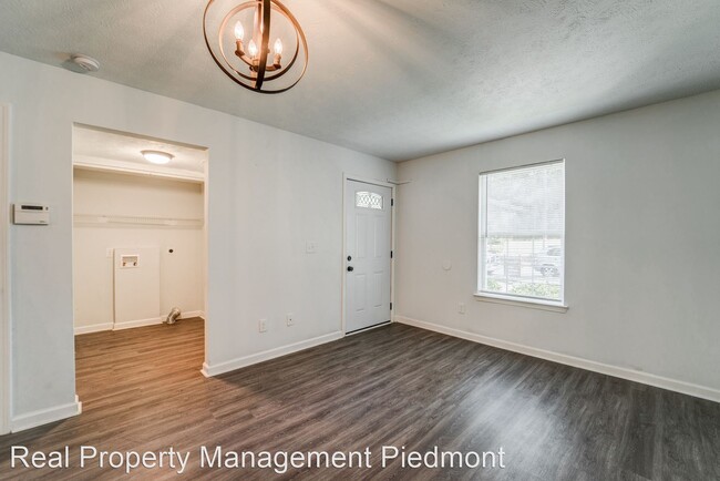 Building Photo - 3 br, 1.5 bath House - 992 Parsons