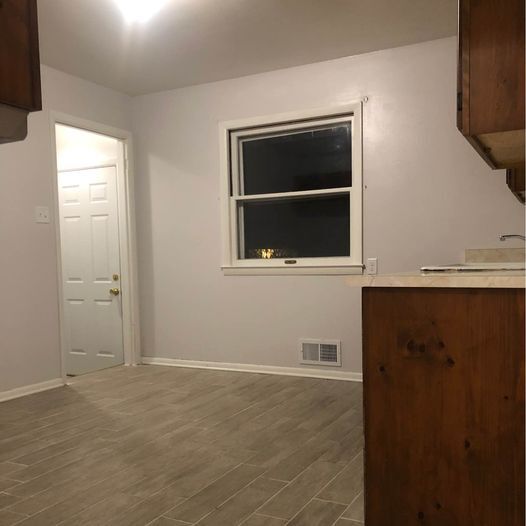Foto del edificio - 6548 N 81st St