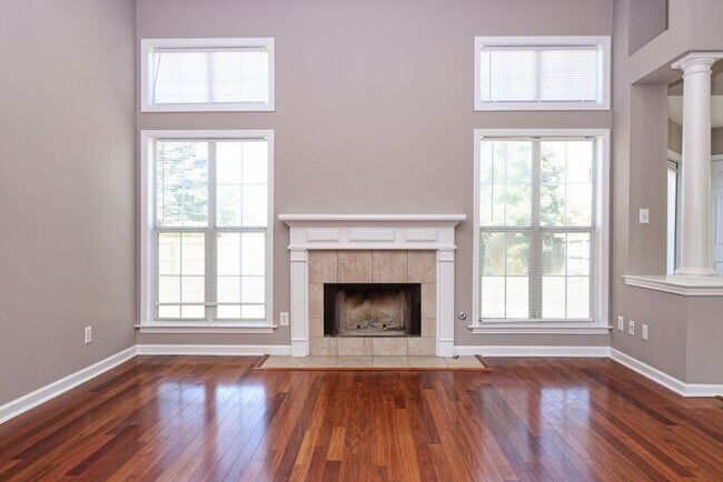 Building Photo - Beautiful 3 Bedroom