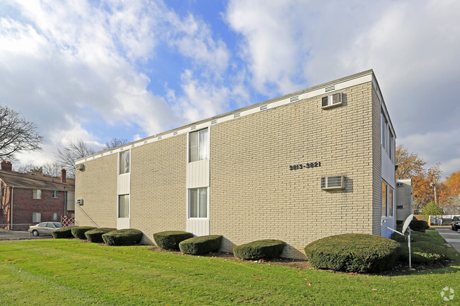 Building - Devon Park Apartments