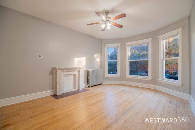 Building Photo - 1252 W Elmdale Ave