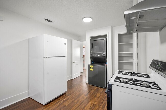 Foto del edificio - 904 Mansfield St