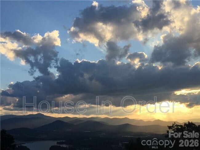 Foto del edificio - 40 Crestwood Dr