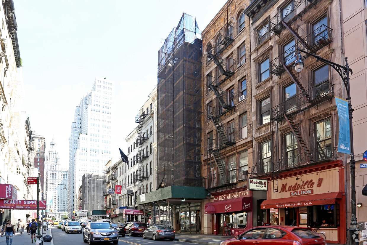 122 Chambers St, New York, NY 10007 Apartments in New York, NY