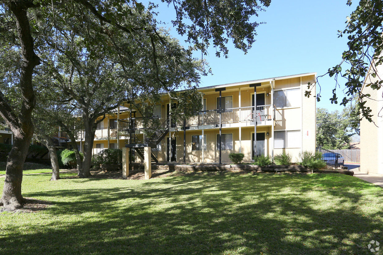 Primary Photo - Southland Apartments