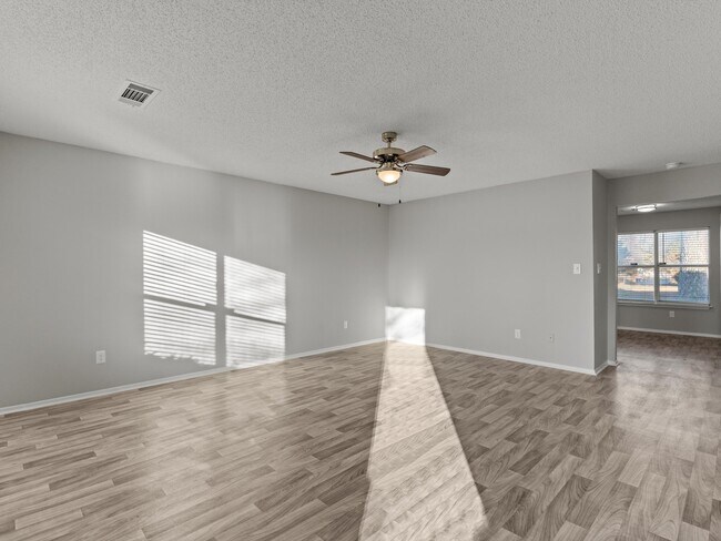 Foto del edificio - Wilshire Park Apartments