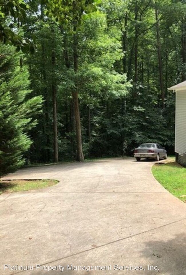 Building Photo - 6 br, 3 bath House - 220 Price Ln