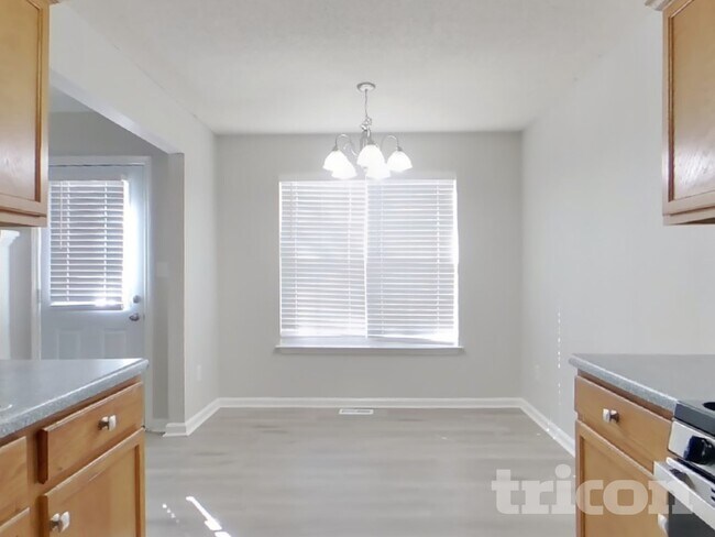 Foto del edificio - 3350 Slate Dr