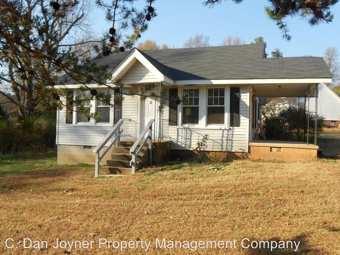 2 Claremont Dr, Greenville, SC 29609 House Rental in Greenville, SC