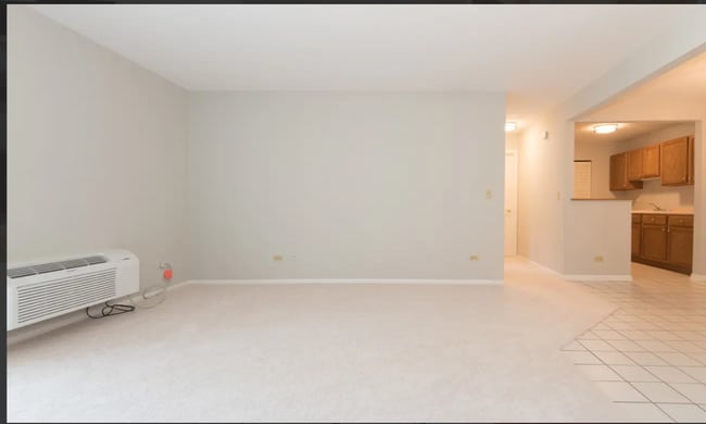 Building Photo - 920 N Lakeside Dr