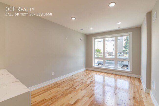 Foto del edificio - Bi-level Norris Square Apartment