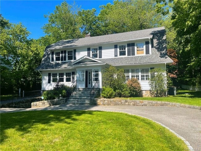 Building Photo - 38 Gedney Park Dr
