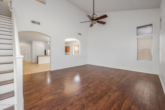 Building Photo - 3112 S 82nd Ln