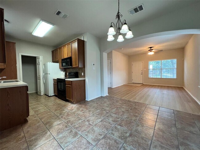 Foto del edificio - 2632 Century Park Blvd