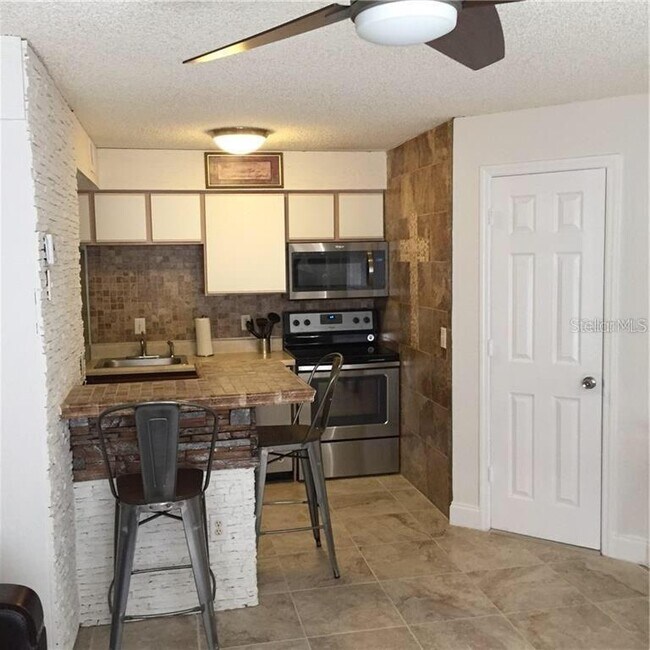 Foto del edificio - 2218 Grand Cayman Ct