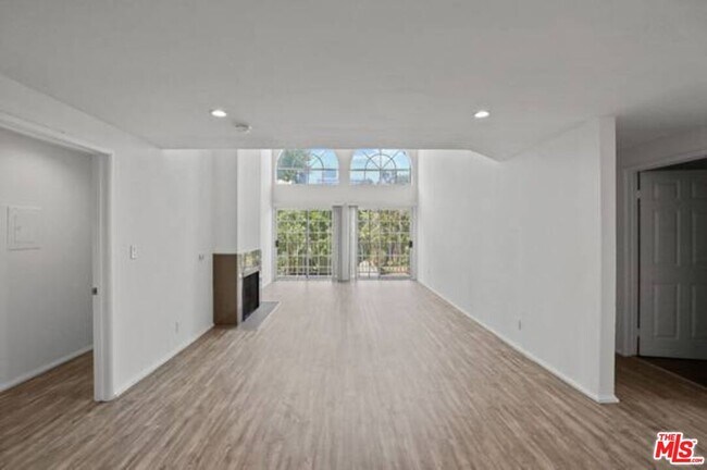 Foto del edificio - 11711 Ohio Ave