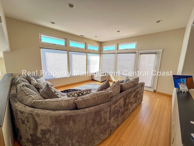Building Photo - AVAILABLE NOW -  Luxury Home in Pismo Beac...