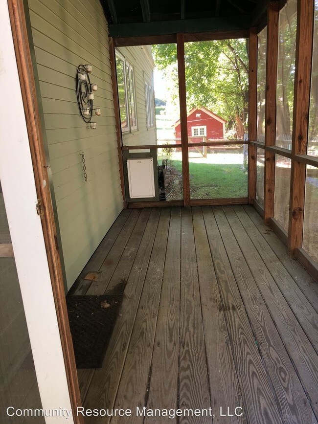 Foto del edificio - 2 br, 1 bath Apartment - 5 Corey Lane