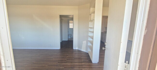 Foto del edificio - 7233 N 55th Ave