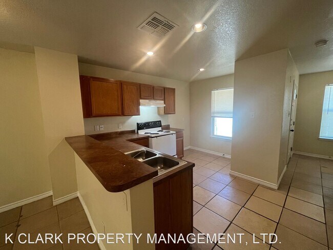 Foto del edificio - 2 br, 1.5 bath House - 4602 SWANN LANE