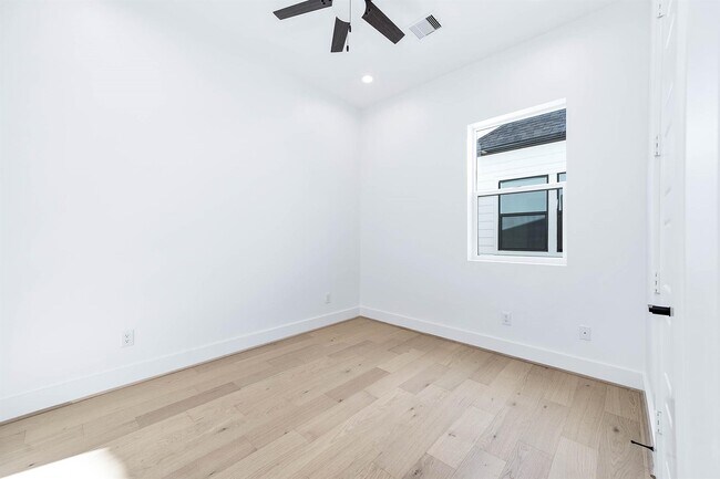 Foto del edificio - 3805 Coyle St