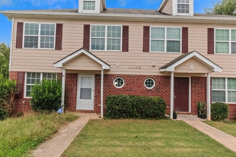Foto principal - 1038 Wheel House Ln