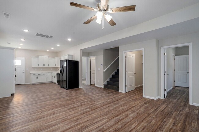 Foto del edificio - 300 S Hampton Ave