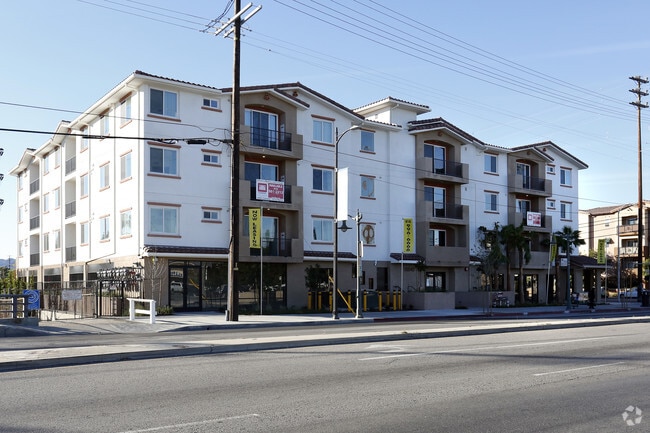 Sherman Way Luxury Apartment Homes Apartments Reseda, CA