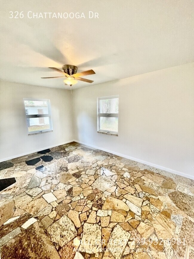 Building Photo - 326 Chattanooga Dr
