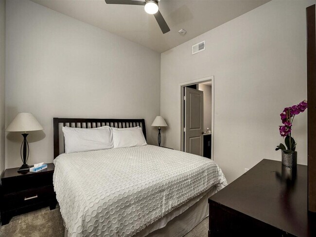 Foto del edificio - 13460 Inwood Rd
