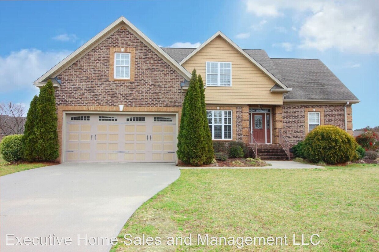 4 br, 3 bath House 107 Apple Tree Lane House Rental in Pikeville