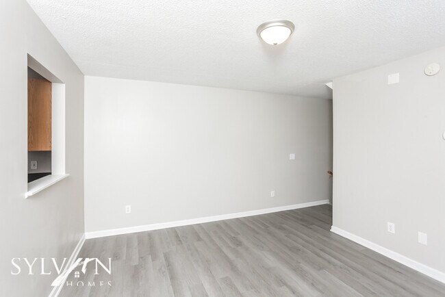 Building Photo - Wonderful 3BR 2.5BA Home for You