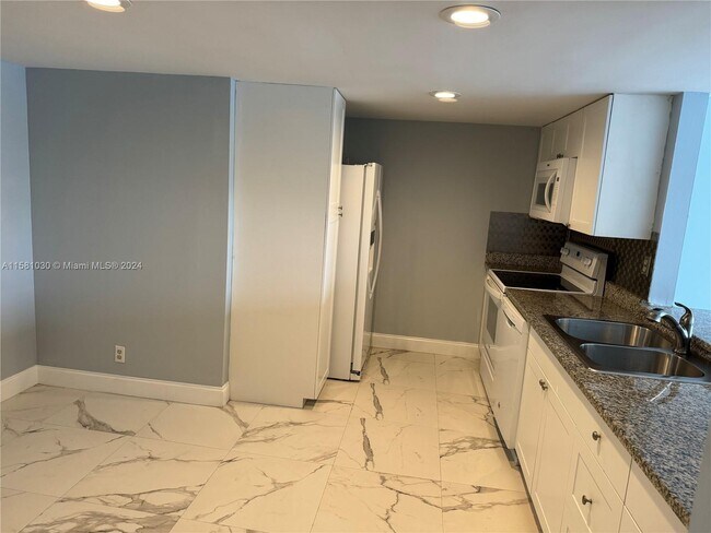 Foto del edificio - 3927 NW 94th Way