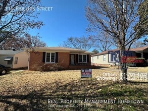 Building Photo - 114 Phillips St