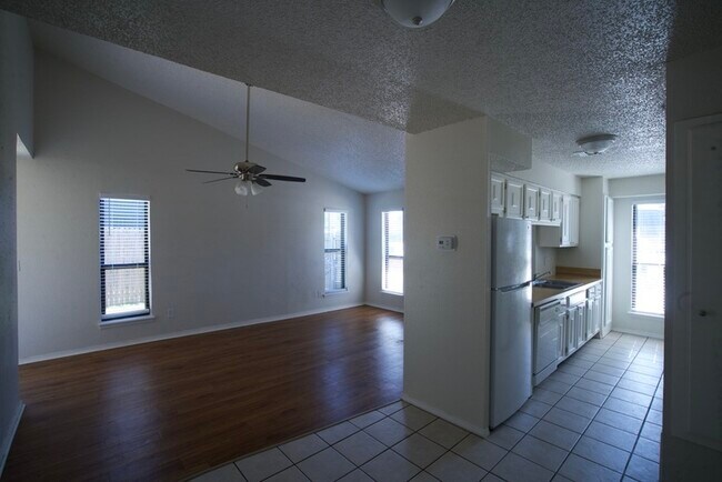 Building Photo - 2255 Donna Drive