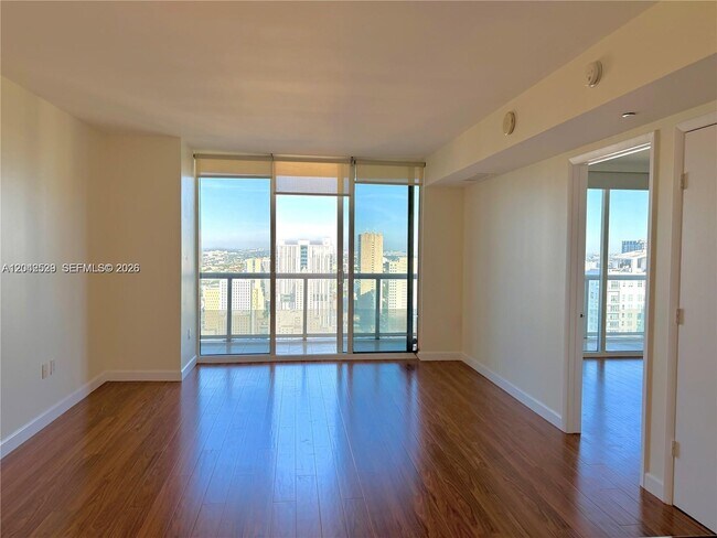 Foto del edificio - 50 Biscayne Blvd