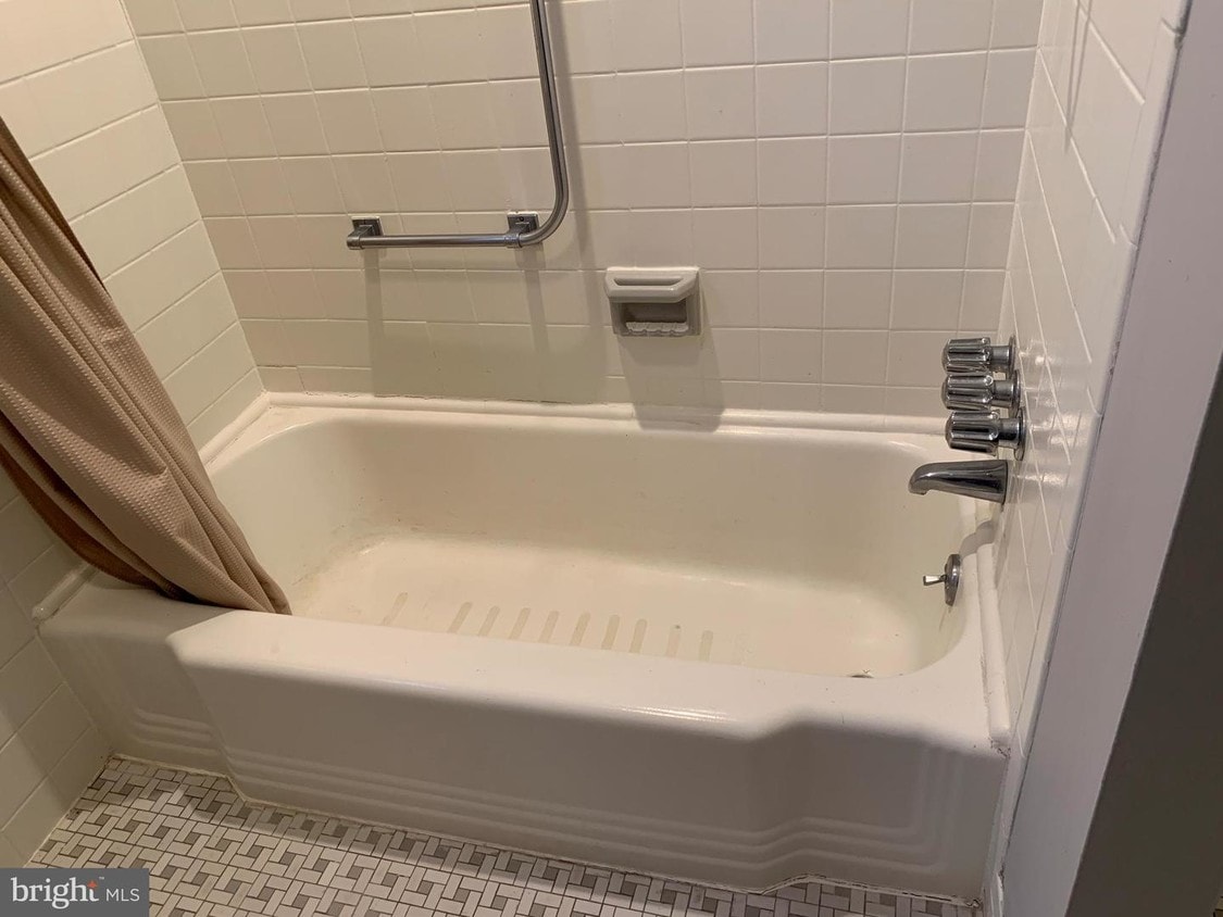 340 Woodlawn Terrace Unit A3, Collingswood, NJ 08108 Room for Rent in