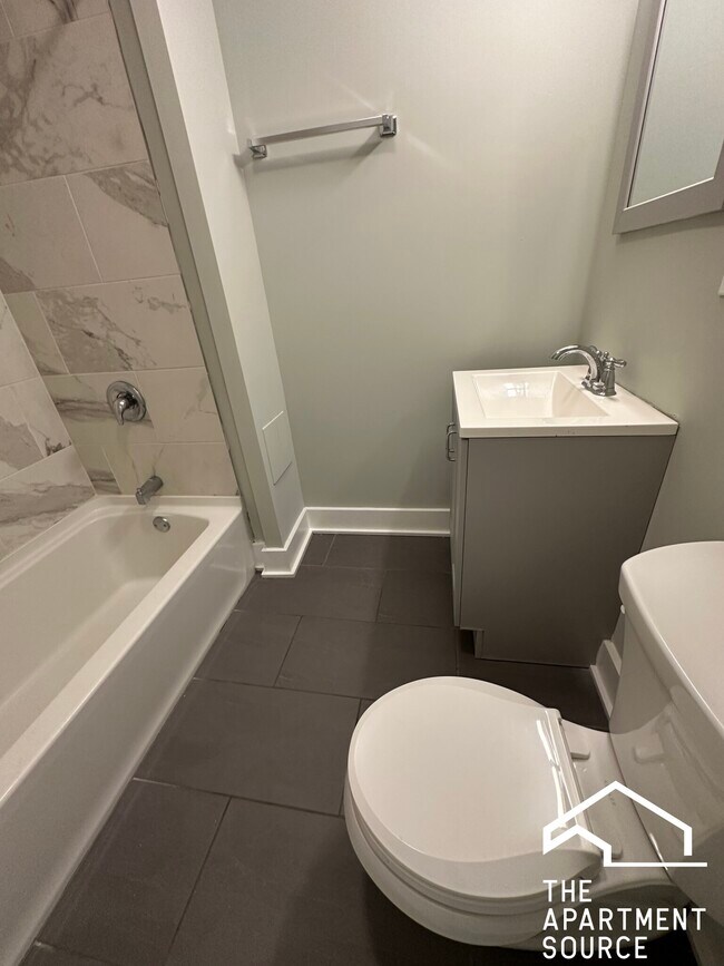 Building Photo - 729 Saint Johns Ave