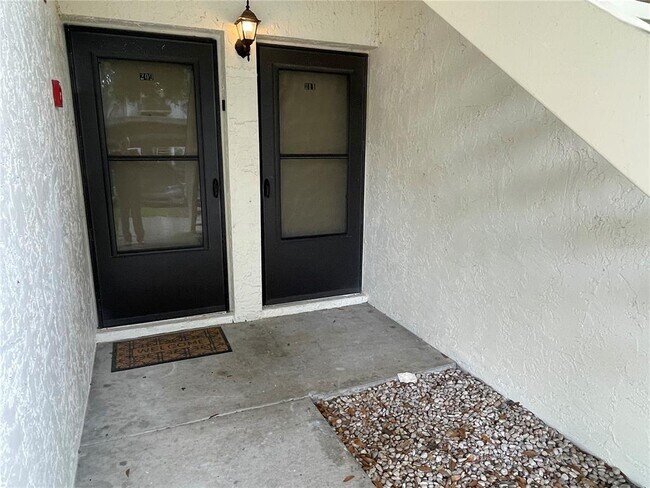 Foto del edificio - 211 Pine Ct