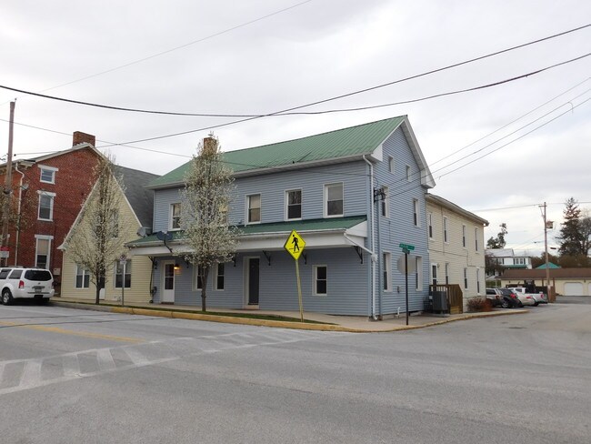 Main Street Front of Complex - 138 Main St
